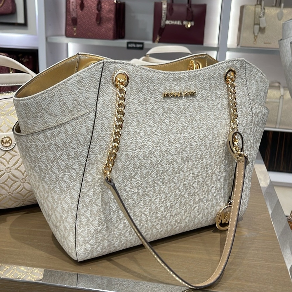 MICHAEL KORS 
Jet Set Travel Large Signature Chain Shoulder Tote Bag
Pale Gold - Picture 5 of 16